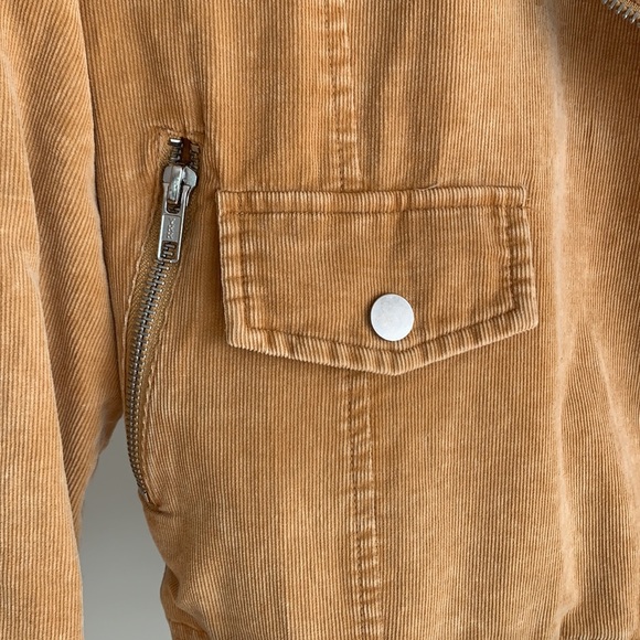 Light weight corduroy jacket size m - Picture 3 of 4